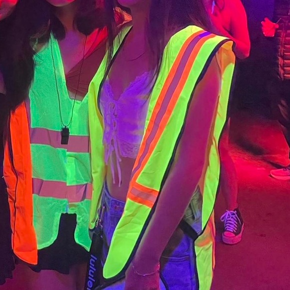 Construction vest and white hat for Halloween costume - Picture 3 of 3